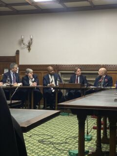 カルダノ財団CEO、ロンドン訪問で英国における規制の未来とブロックチェーンと暗号資産の可能性について議論